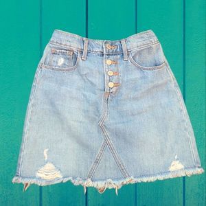 Old Navy jean skirt size  girls 12/14
